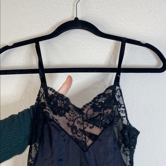 🪿Vintage Lace Henson Kickernick Black Nightgown with adjustable straps! - Picture 6 of 11
